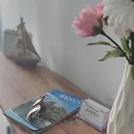 Bay 아파트 *
