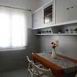 Bay Apartment *